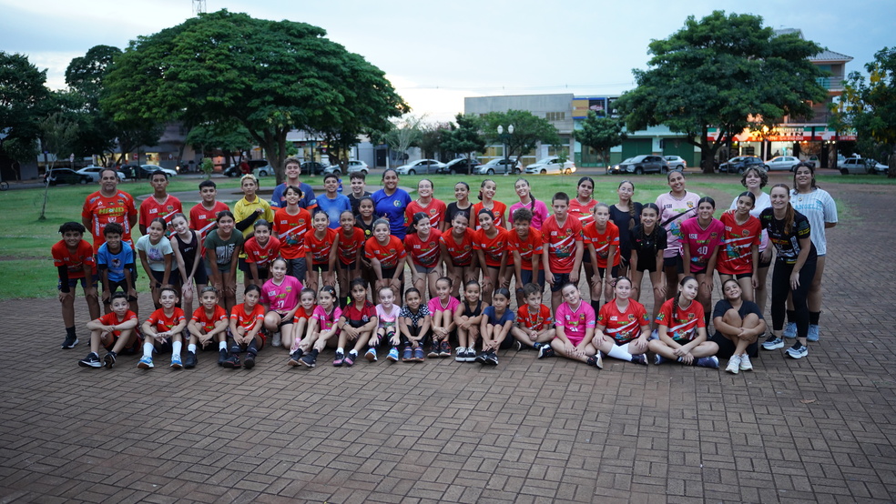 Colônia de Férias de Handebol movimenta Sarandi com esporte, lazer e integração comunitária